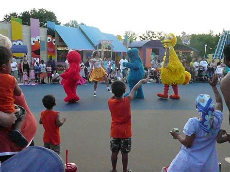 Sesame place parade | pamela kannan | Flickr