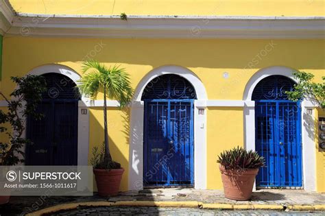 Colonial Architecture, Old San Juan, San Juan, Puerto Rico, USA, Caribbean - SuperStock