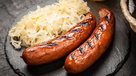 Las Bratwurst: uno de los alimentos más consumidos en Alemania | Bratwurst recipes, Bratwurst ...