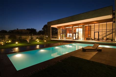 Beautiful Modern Home in Iran (8 photos)