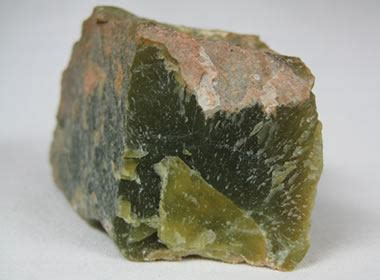 Serpentine: mineral, gem, ornamental stone, asbestos source