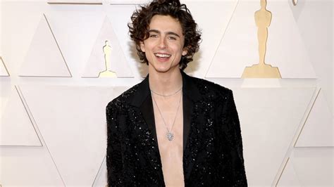 Timothée Chalamet's goes shirtless at the 2022 Oscars | Mashable