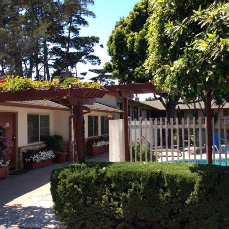 Svendsgaard's Inn - Carmel-by-the-Sea Pet Friendly Bed and Breakfast