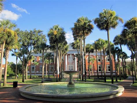 Holler Fountain mark's the center of Stetson University