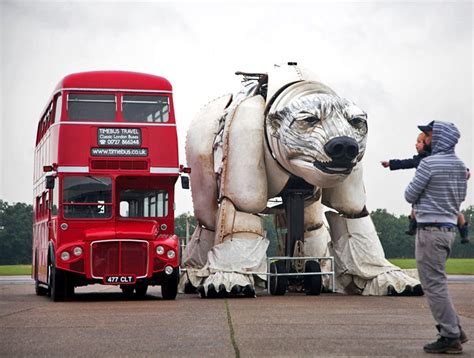 Greenpeace Unveils the World's Largest Polar Bear - And it's Bigger ...