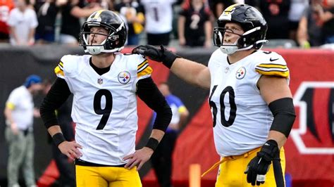 Why Steelers Kicker Chris Boswell Still Uses the Old Nike Template