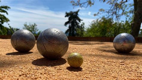 A Guide to Pétanque: A French Lawn Game - French Iceberg