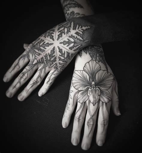 snowflake hands tattoo @alex_tabuns | Snow flake tattoo, Tattoos, Hands ...