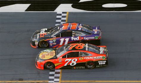 Martin Truex Jr. falls inches short of winning Daytona 500 – Daily News