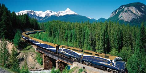 Rocky Mountaineer Luxury Train Tours | Entrée Destinations