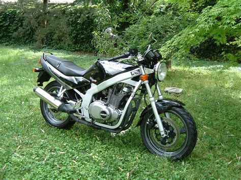 SUZUKI GS500 - Review and photos