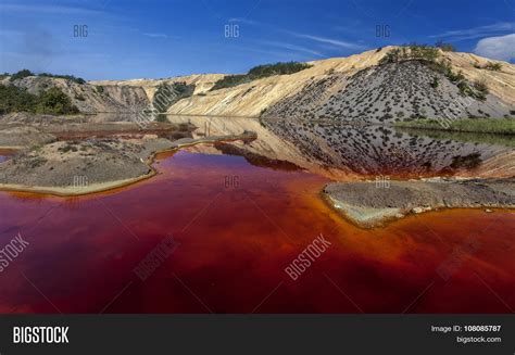 Red Lake 10 Image & Photo (Free Trial) | Bigstock