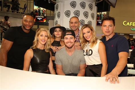 ARROW Cast Comic-Con Signing Photos | Seat42F