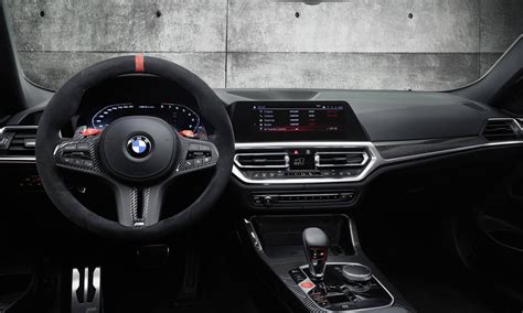 BMW M4 CSL Boasts 405 kW And Mass Reduction - Double Apex