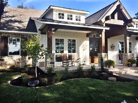 Farmhouse style ranch, transitional | Craftsman home exterior, Lake ...