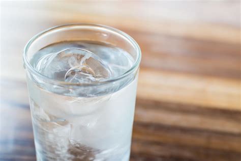 Is drinking cold water bad for you? Risks and benefits