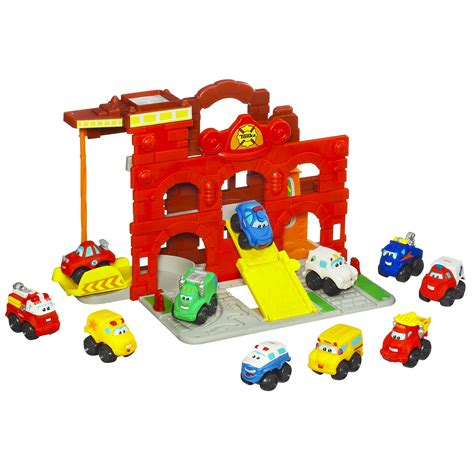 Playskool Tonka Chuck & Friends Fold N Go Firestation