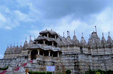 Ranakpur Temple | Standing on 1444 pillars but all look for only one