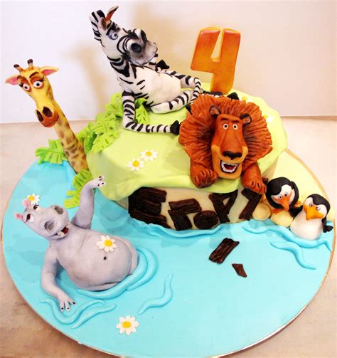 Madagaskar movie themed cake — Children's Birthday Cakes | Madagascar cake, Cake, Seuss cakes