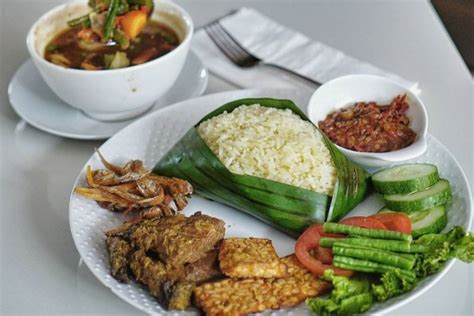 Resep Nasi Timbel Khas Sunda yang Pulen dan Nikmat