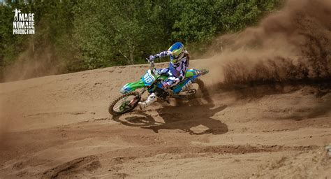 Motocross track: 8 tips and tricks to race safely