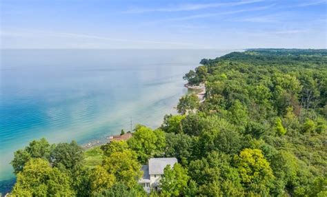 Indulge in Exquisite Luxury: Southwest Michigan Vacation Rentals