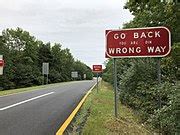 Category:Wrong way signs in the United States - Wikimedia Commons
