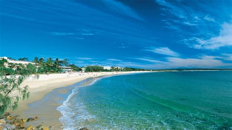 Noosa Beach - Noosa Heads, Queensland Attraction | Expedia.com.au