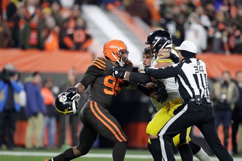 Broncos react to Browns-Steelers brawl on Thursday Night Football