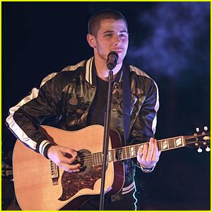 Video: Nick Jonas Performs At ‘Malibu Mansion Live’ Ahead of American ...