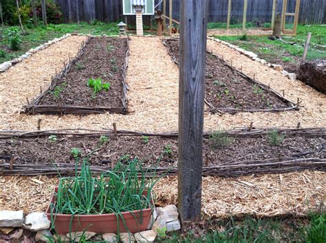 Hands Full of Dirt: Spring Garden is Complete!