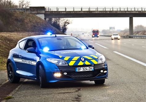 The French get all the cool police cars