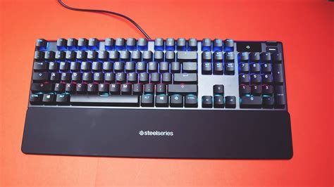 SteelSeries Apex 5 Review: A Hybrid Powerhouse