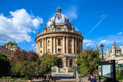 2 Hour Free Oxford Walking Tour From Oxford Students - Footprints Tours