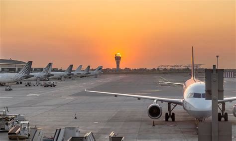 Premium Photo | Aircrafts at the Frankfurt International Airport