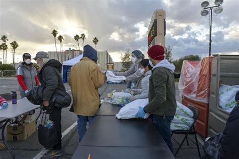 500 homeless sleep in Las Vegas parking lot after being barred from ...