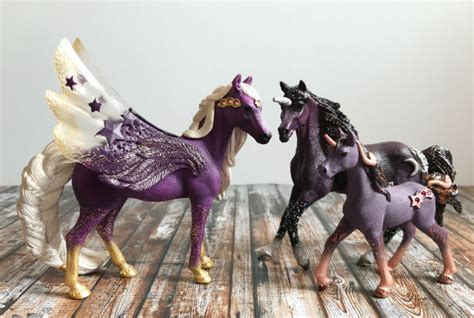 Review: Schleich Unicorn & Pegasus Family [AD] – The Bear & The Fox