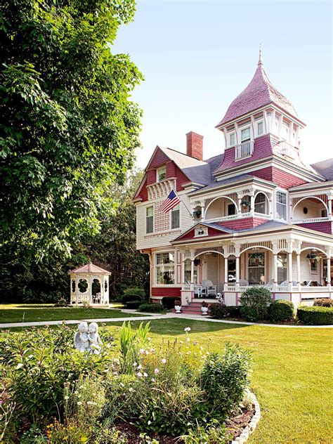 17 Victorian Houses with the Decorative Details That Define the Era