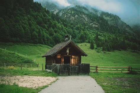 Hut Photos · Pexels · Free Stock Photos