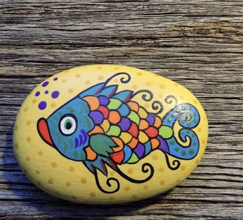 Pin by taylor judy on BEACH \ SEA LIFE ROCKS | Rock painting art, Rock painting designs, Fish ...