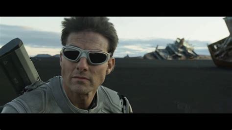 Tom cruise Dirt Bike scene in Oblivion - YouTube