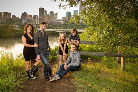 10 Tips for Creating Great Family Portraits