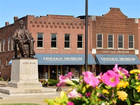 Best 6 things to see in Lincoln Museum