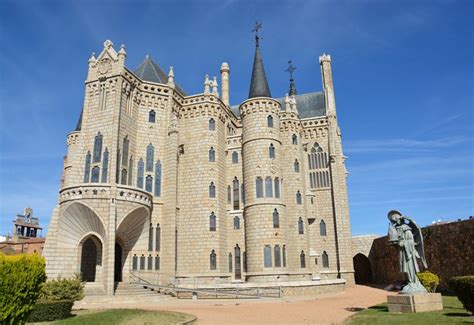 10 cosas que ver en Astorga (León) | Sitios de España | Cathedral, Barcelona cathedral, Madrid