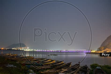 Image of Prakasam barrage Night view from storage side.-QX934302-Picxy