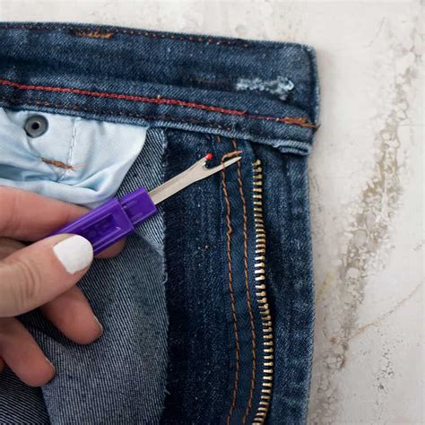 How to Replace a Broken Zipper on Jeans