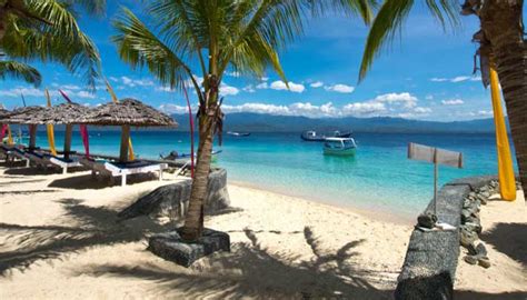 MENIKMATI KEINDAHAN BAWAH LAUT PANTAI TANJUNG KARANG DI KABUPATEN DONGGALA