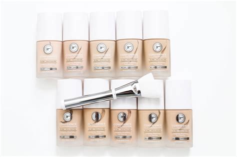 New Foundation Launch: It Cosmetics Confidence in a Foundation with Swatches of All Fair Shades ...