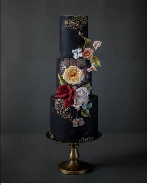 20+ Elegant Black Wedding Cake Designs - The Glossychic