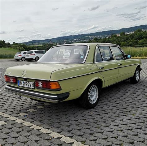 1977 Mercedes-Benz 200 W123 Mercedes Benz 200, Daimler Benz, Classic Mercedes, Sedans, Vintage ...